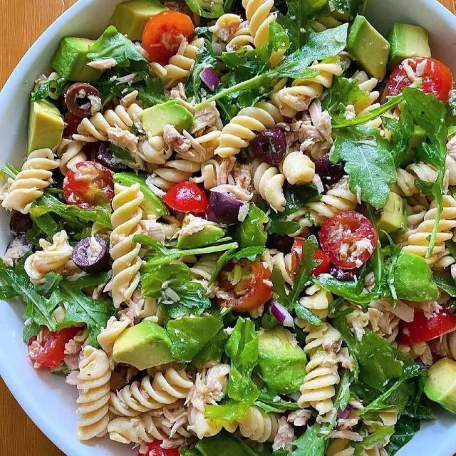 🚨Alert your fridges. Pasta salad season is officially here.🚨

📸: @mealketotip