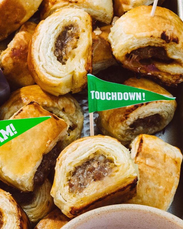 Prepping these Hot & Spicy Sausage Rolls for your next gameday party? Guaranteed touchdown 🙌