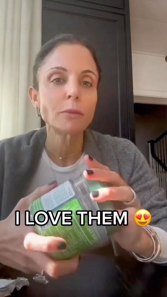 When it comes to the crowded space of ‘vitamin gummies’ Bethenny Frankel has some REAL opinions 😉. We’re honored she thinks 8Greens is the best of the category.