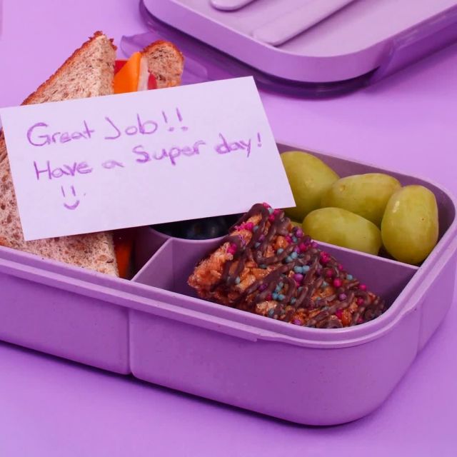 MadeGood snacks are a tasty, nutritious, and school-safe addition to your lunch box! Comment a '😋' if you packed a lunch with MadeGood today for #NationalPackYourLunchDay! 🥗🥘 #MadeGoodSnacks