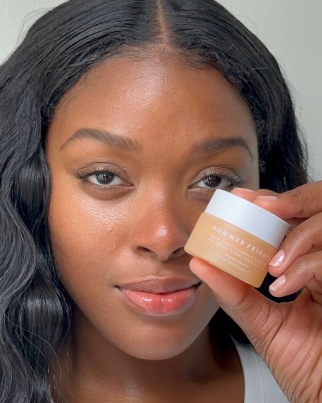 Your daily skin prep essential — Light Aura Eye Cream visibly brightens the entire eye area and supports skin's natural collagen production for a firmer, smoother appearance. 

Plus, it includes caffeine to help de-puff, and natural optics to softly illuminate skin providing flawless makeup application. 

Shop now @sephora and SummerFridays.com!