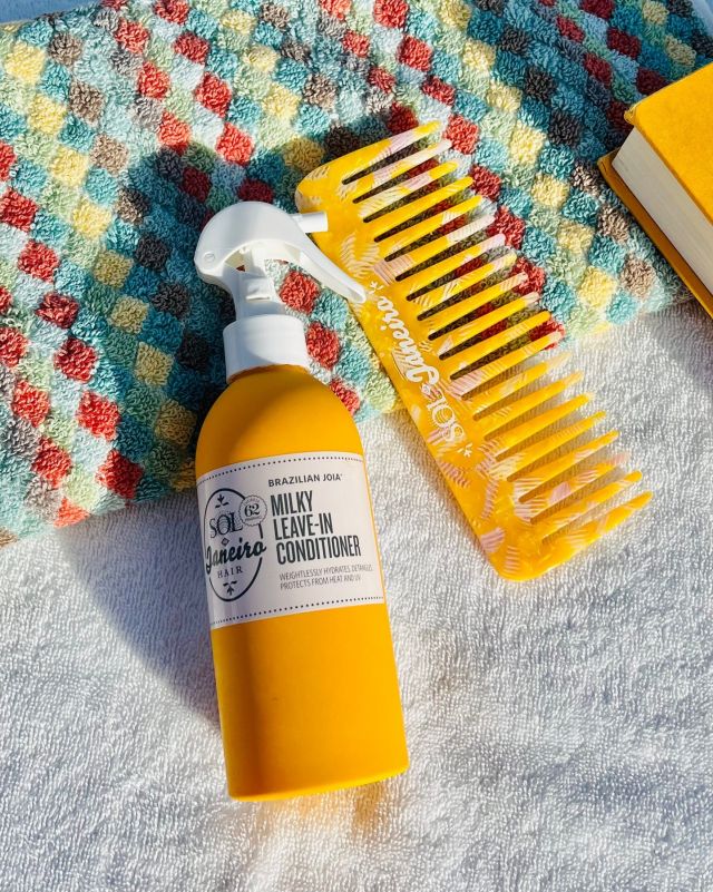 Making every day a good hair day is EASY with our Leave-In Conditioner! 💁‍♀️ Simply spray on damp hair before heat styling or air drying for healthy-looking, silky-soft, and deliciously scented hair 💛

Available on soldejaneiro.com, @sephora, @sephoracanada, & @ultabeauty!